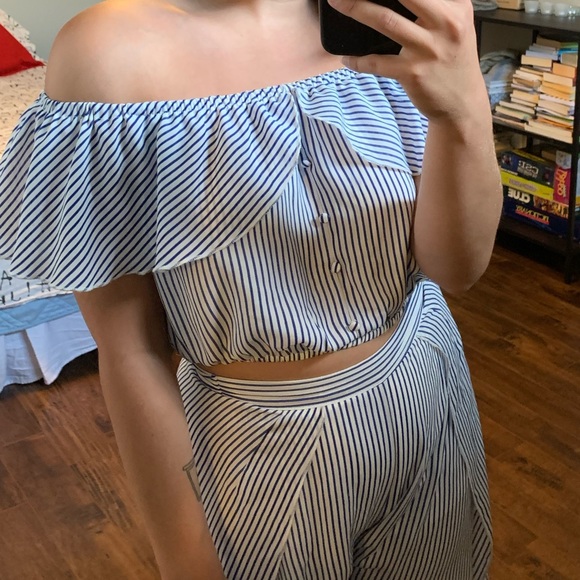 Off shoulder two piece set - Picture 3 of 6